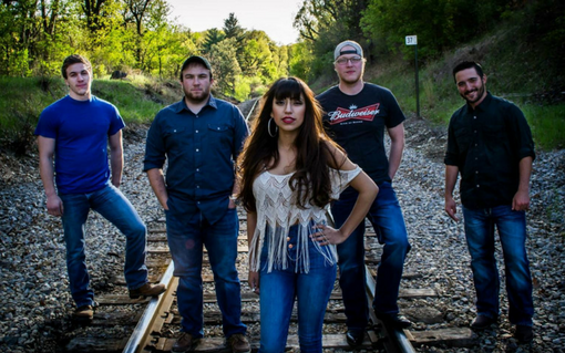 FM Rodeo | Kelly's Bleachers Wind Lake