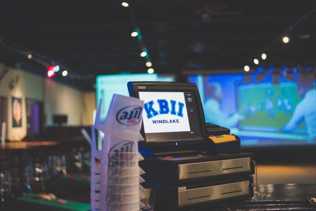 POS Kelly's Bleachers Wind Lake